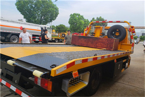 新港路附近拖车电话号码服务