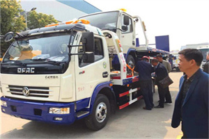 新港路汽车道路救援拖车价格